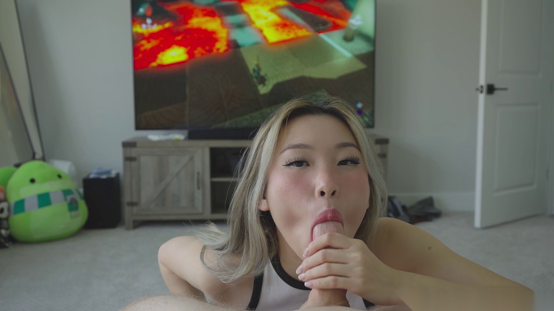 Gamer BJ Asian POV Facial